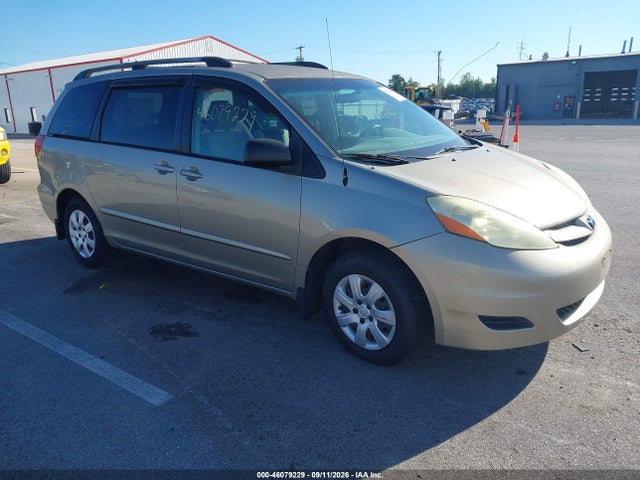 2006 TOYOTA SIENNA LE