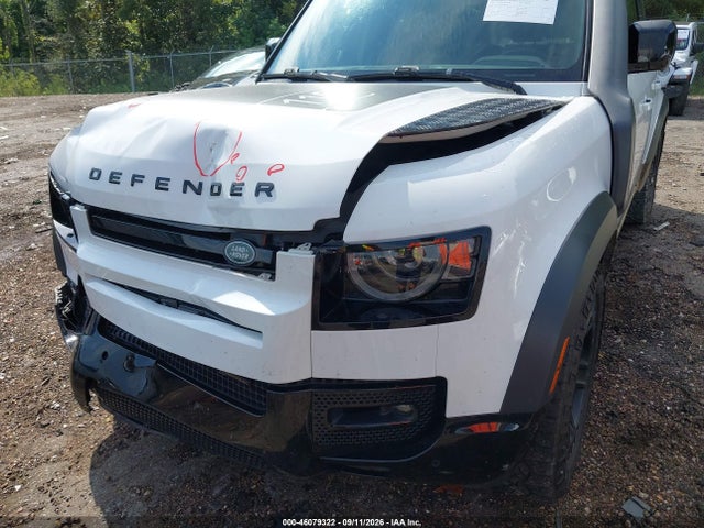 2022 LAND ROVER DEFENDER 110 X-DYNAMIC HSE 6