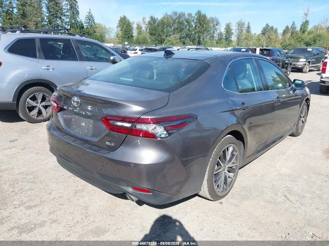2022 TOYOTA CAMRY XLE 4