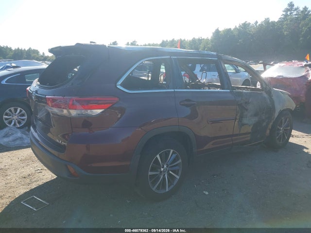 2019 TOYOTA HIGHLANDER XLE 4