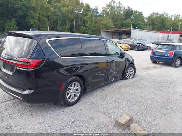 2023 CHRYSLER PACIFICA TOURING L 4
