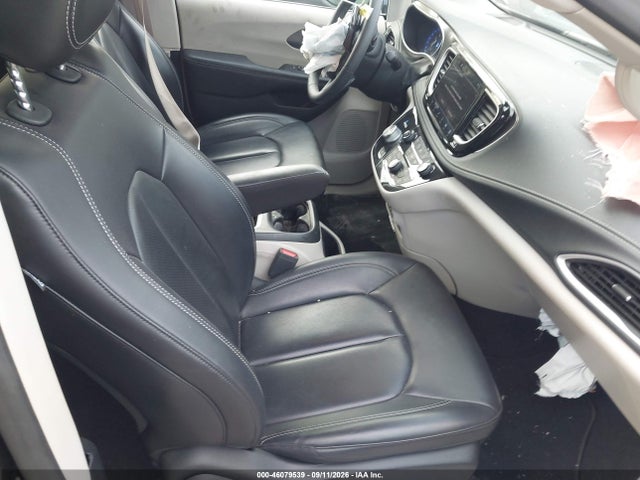 2023 CHRYSLER PACIFICA TOURING L 5