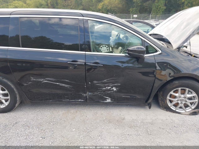 2023 CHRYSLER PACIFICA TOURING L 6