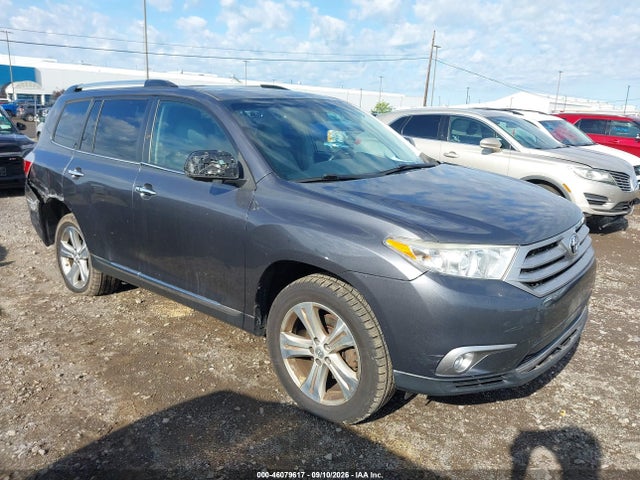 2013 TOYOTA HIGHLANDE LIMITED V6