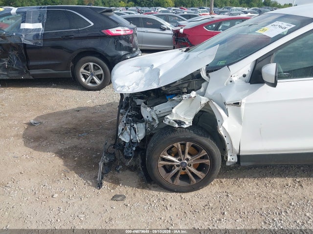2017 FORD ESCAPE SE 6