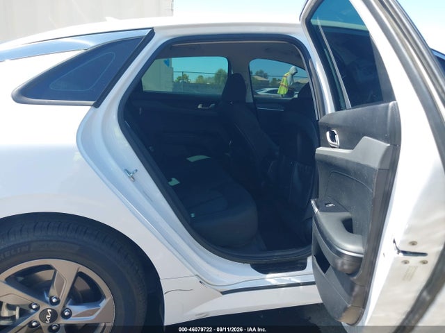 2023 KIA K5 LXS 8