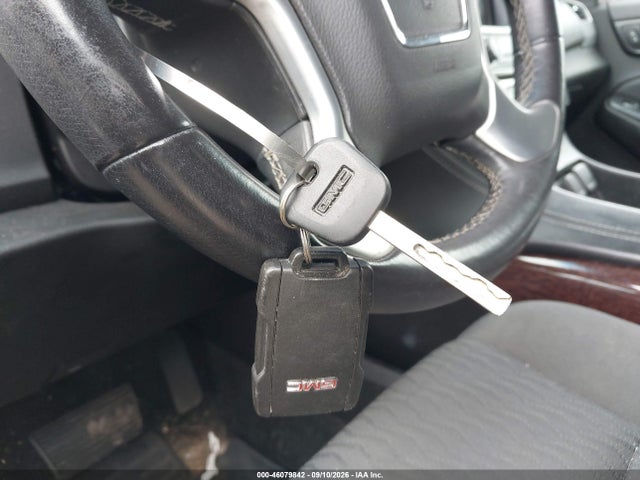 2018 GMC YUKON SLE 11