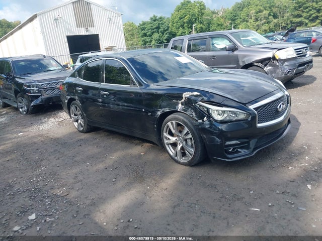 2016 INFINITI Q70 3.7X