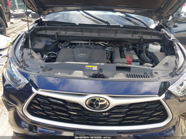 2022 TOYOTA HIGHLANDER XLE 10