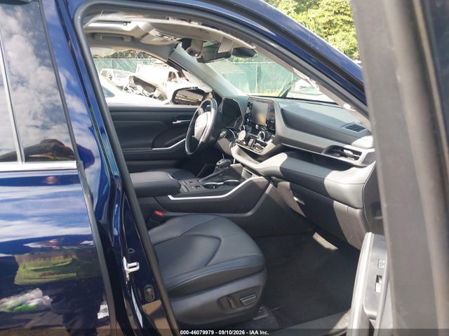 2022 TOYOTA HIGHLANDER XLE 5