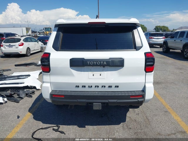 2025 TOYOTA 4RUNNER SR5 17