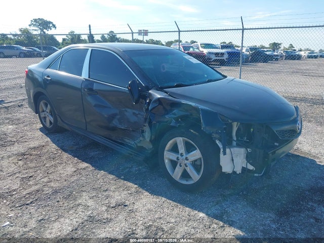 2012 TOYOTA CAMRY SE