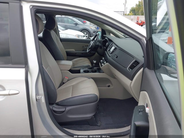 2018 KIA SEDONA LX 5