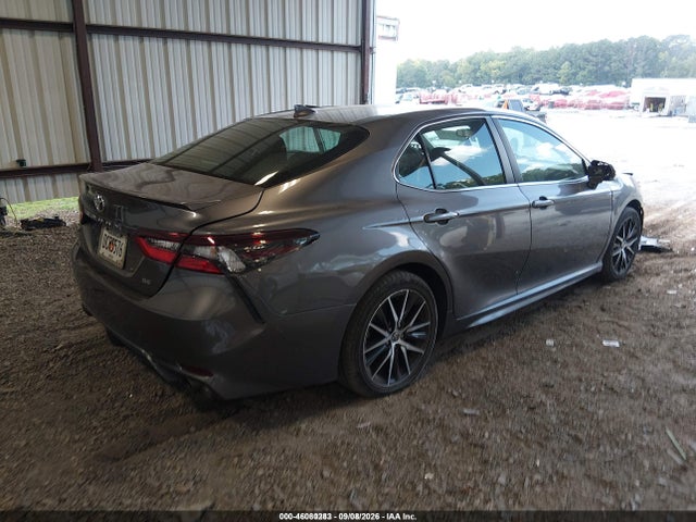 2022 TOYOTA CAMRY SE 4