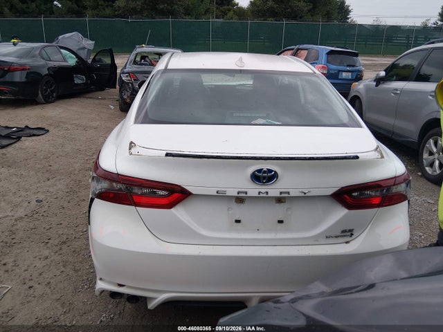 2022 TOYOTA CAMRY SE HYBRID 17