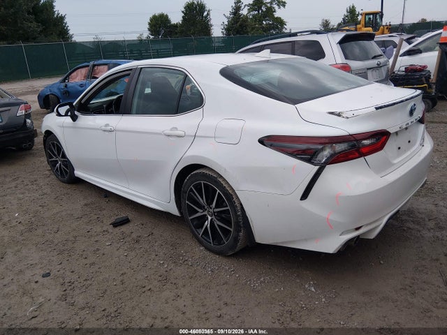 2022 TOYOTA CAMRY SE HYBRID 3