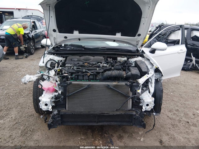 2022 TOYOTA CAMRY SE HYBRID 6