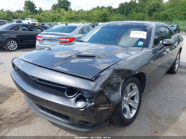 2022 DODGE CHALLENGER SXT 2