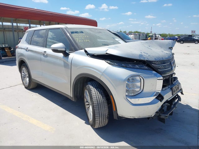 2024 MITSUBISHI OUTLANDER ES 2.5 2WD
