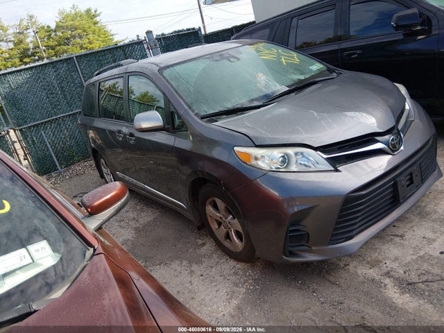 2020 TOYOTA SIENNA LE