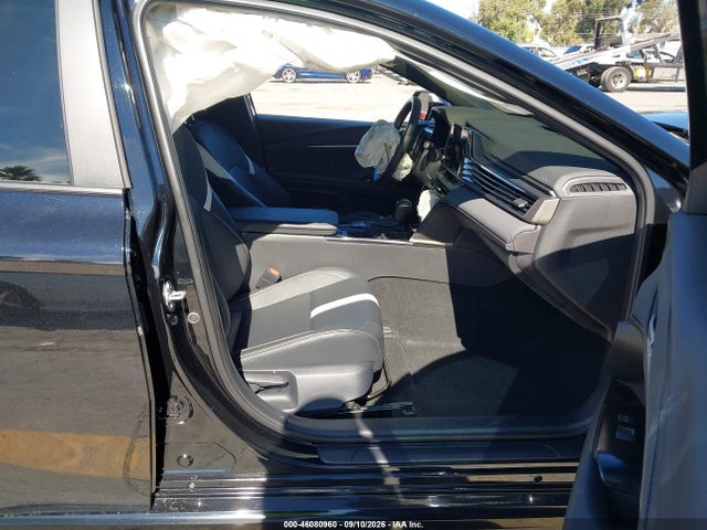 2025 TOYOTA CAMRY SE 5