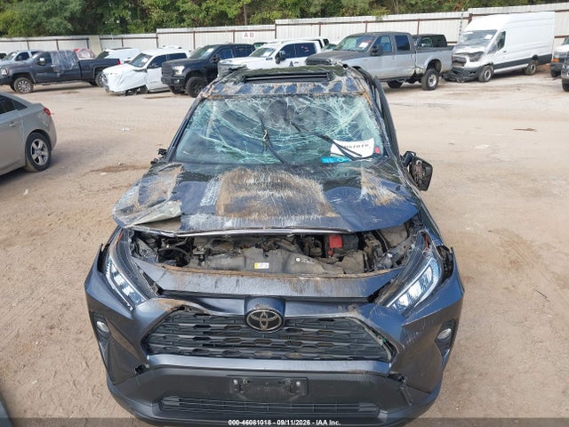 2019 TOYOTA RAV4 XLE 16