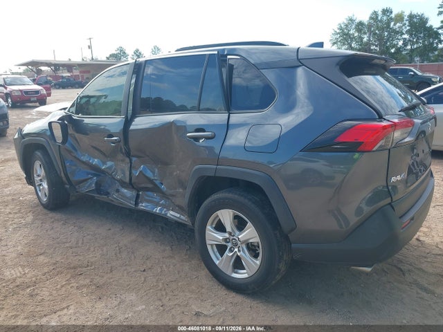 2019 TOYOTA RAV4 XLE 3