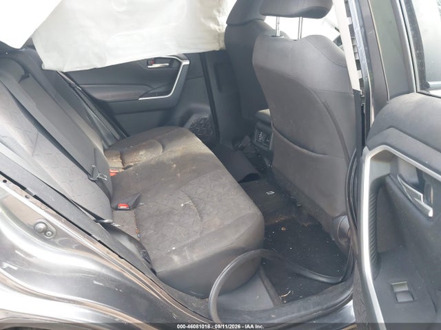 2019 TOYOTA RAV4 XLE 8