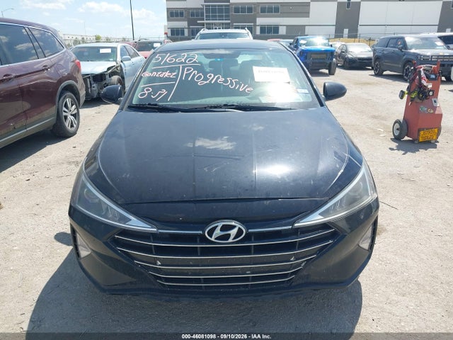 2019 HYUNDAI ELANTRA SE 12