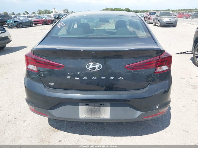 2019 HYUNDAI ELANTRA SE 16