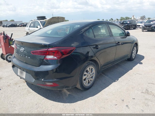 2019 HYUNDAI ELANTRA SE 4