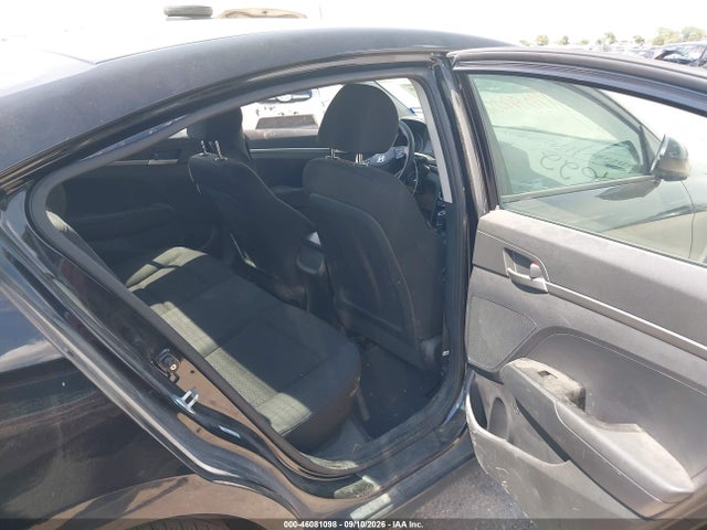 2019 HYUNDAI ELANTRA SE 8
