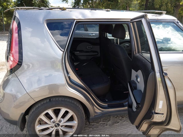 2019 KIA SOUL + 8