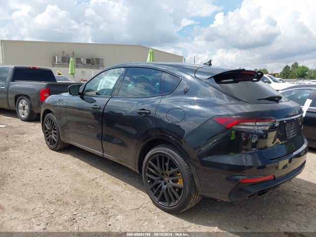 2022 MASERATI LEVANTE MODENA 3