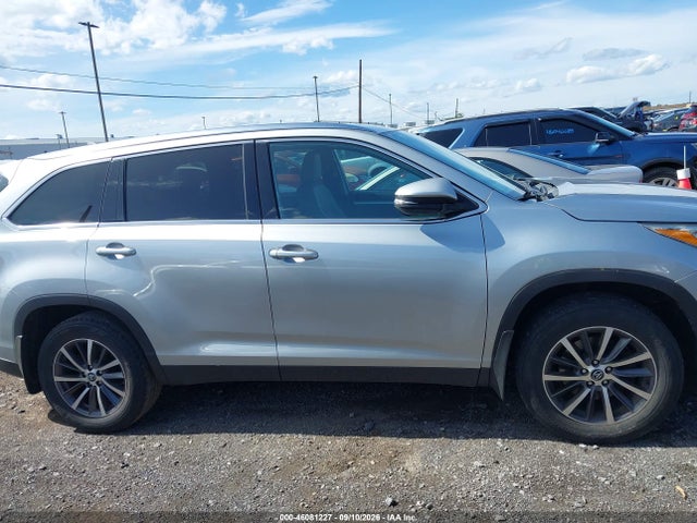 2019 TOYOTA HIGHLANDER XLE 13