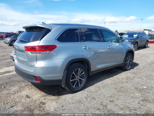 2019 TOYOTA HIGHLANDER XLE 4