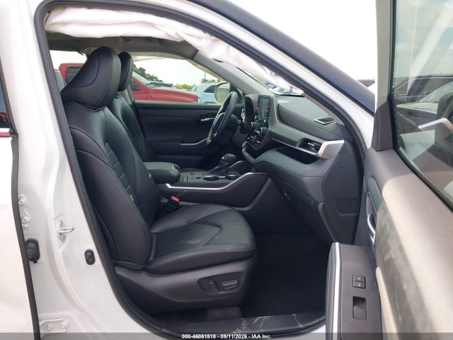 2022 TOYOTA HIGHLANDER XLE 5