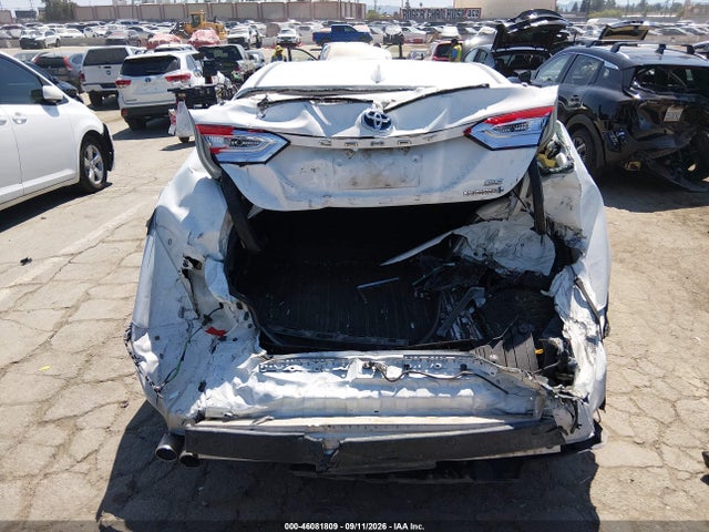 2020 TOYOTA CAMRY SE HYBRID 16