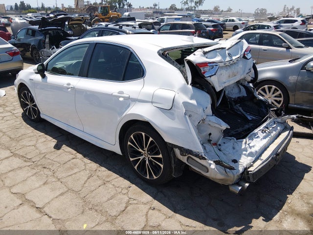 2020 TOYOTA CAMRY SE HYBRID 3