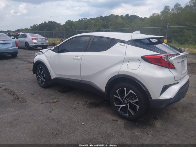2018 TOYOTA C-HR XLE 3