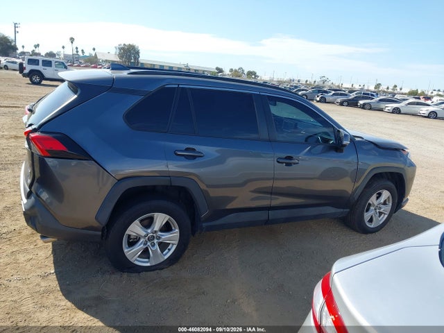 2021 TOYOTA RAV4 XLE 13