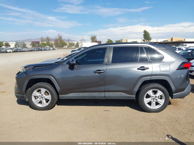 2021 TOYOTA RAV4 XLE 14