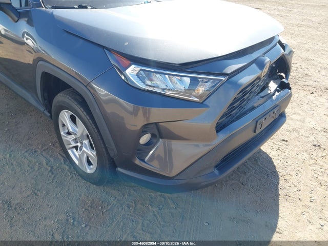 2021 TOYOTA RAV4 XLE 17
