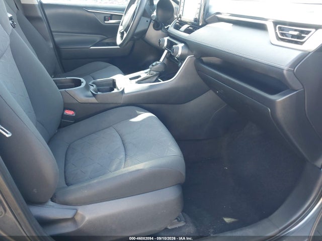 2021 TOYOTA RAV4 XLE 5