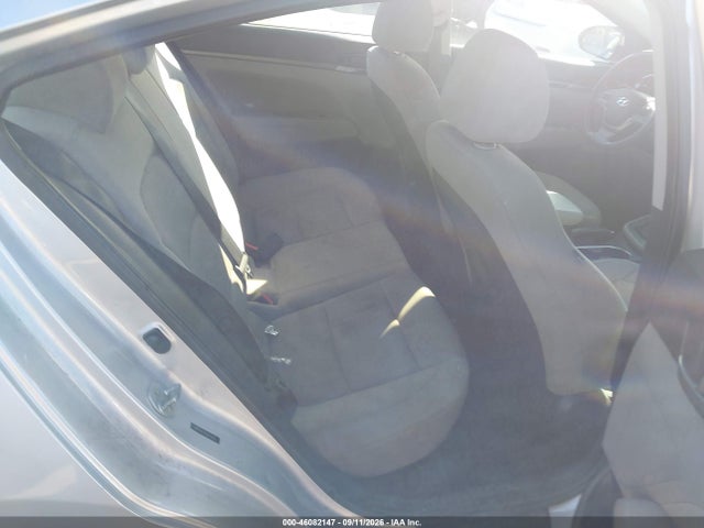 2018 HYUNDAI ELANTRA SEL 8