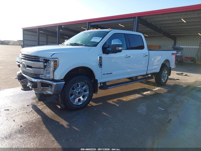 2019 FORD F-350 LARIAT 2