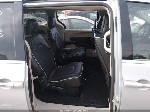 2022 CHRYSLER PACIFICA LIMITED AWD 8