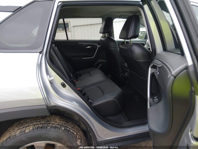 2022 TOYOTA RAV4 LIMITED 8
