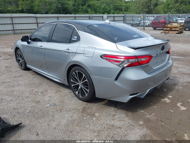 2019 TOYOTA CAMRY SE 3
