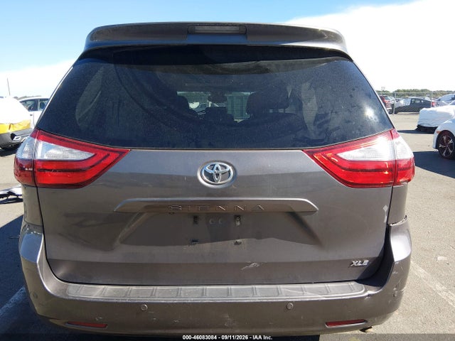 2017 TOYOTA SIENNA XLE 8 PASSENGER 16